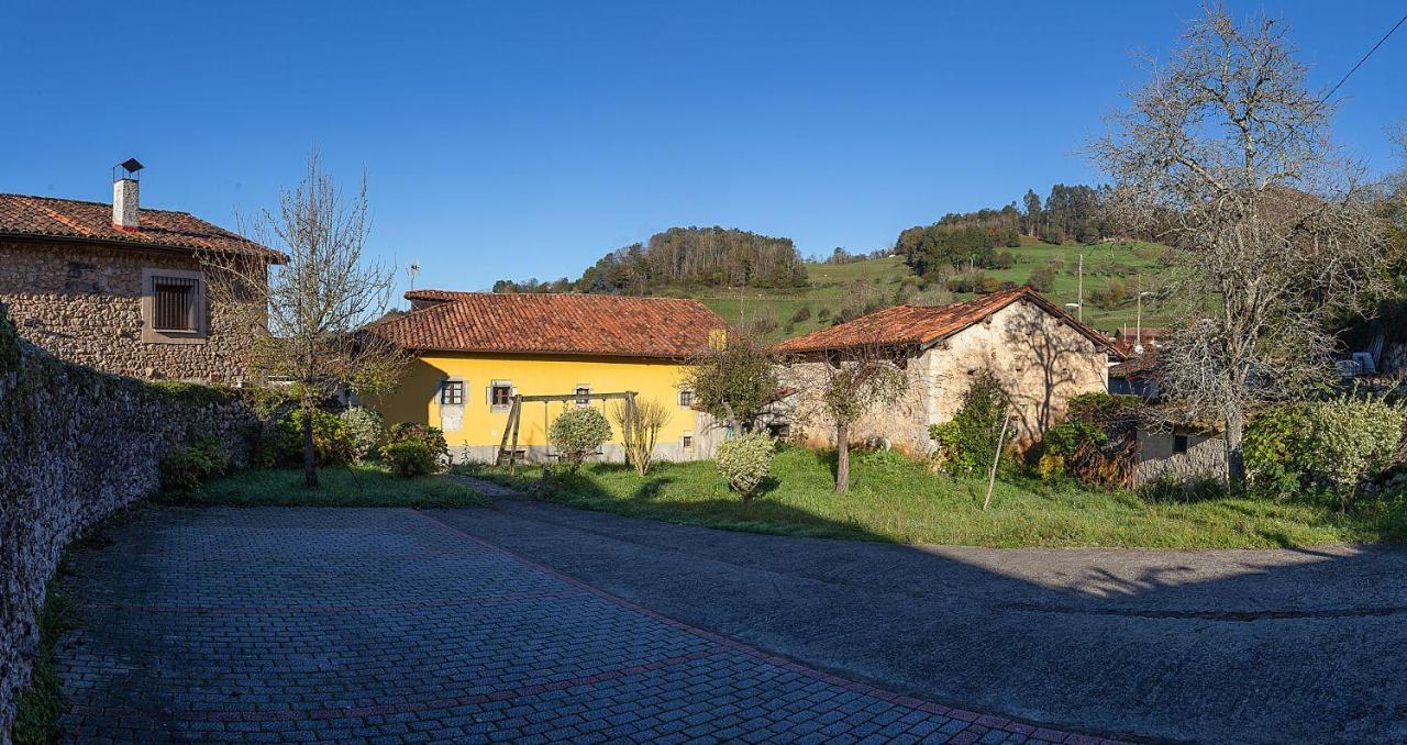 La Corrolada Hostal Avín Exterior foto