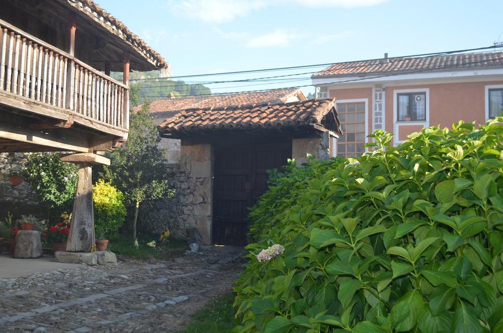 La Corrolada Hostal Avín Exterior foto