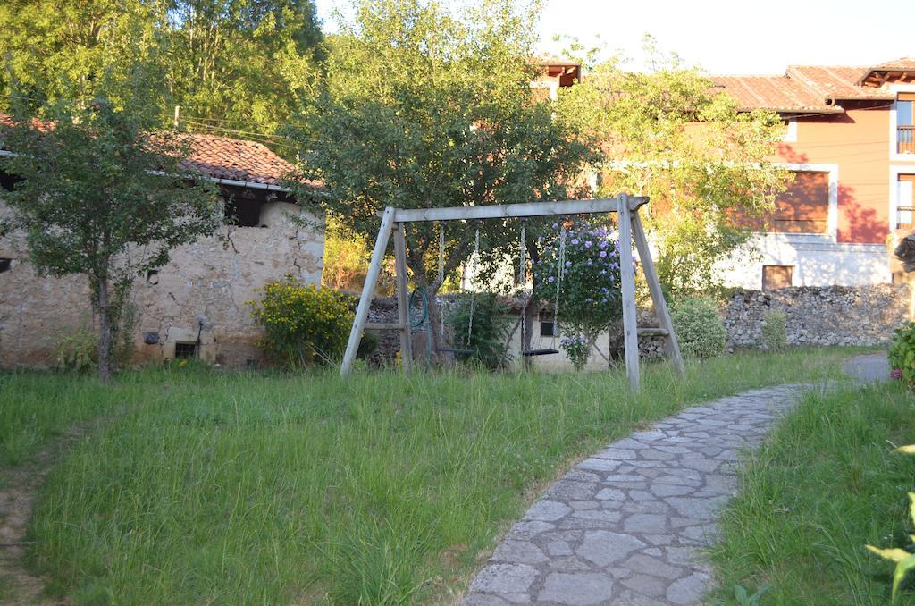 La Corrolada Hostal Avín Exterior foto